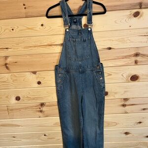 Gap Curvy Straight Fit Overall Bibs